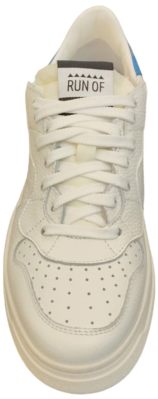 Run Of Sneakers White Wit