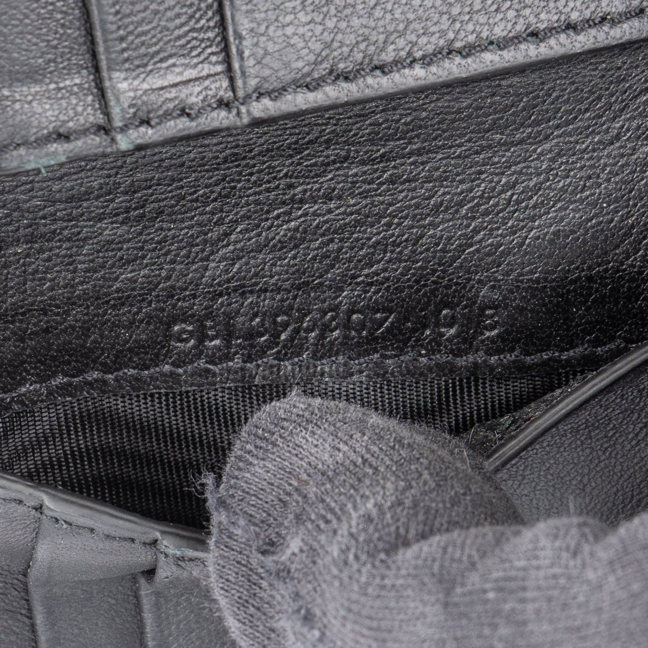 Saint Laurent Saint Laurent Croc Embossed Leather Bifold Wallet Zwart