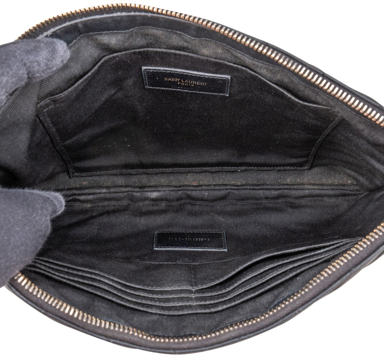 Saint Laurent Saint Laurent Quilted Chevron Leather Clutch Zwart