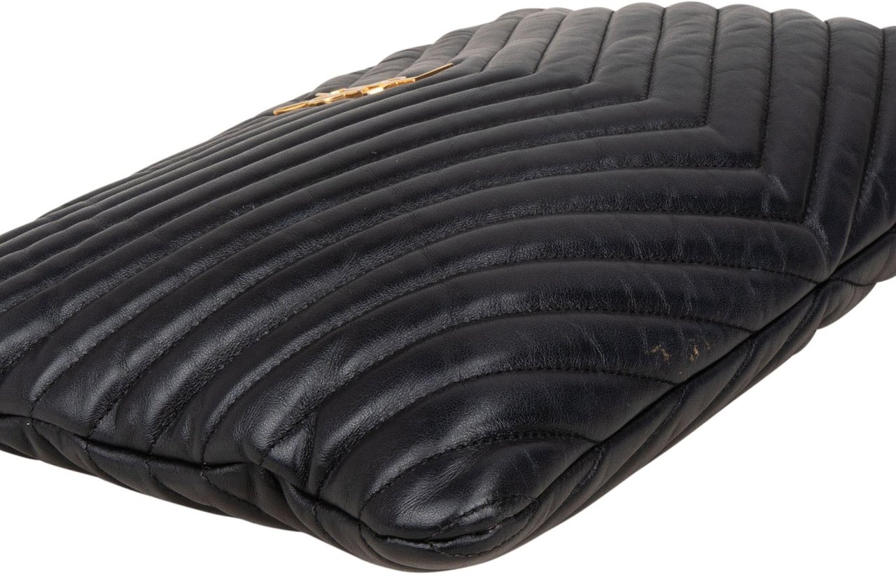 Saint Laurent Saint Laurent Quilted Chevron Leather Clutch Zwart