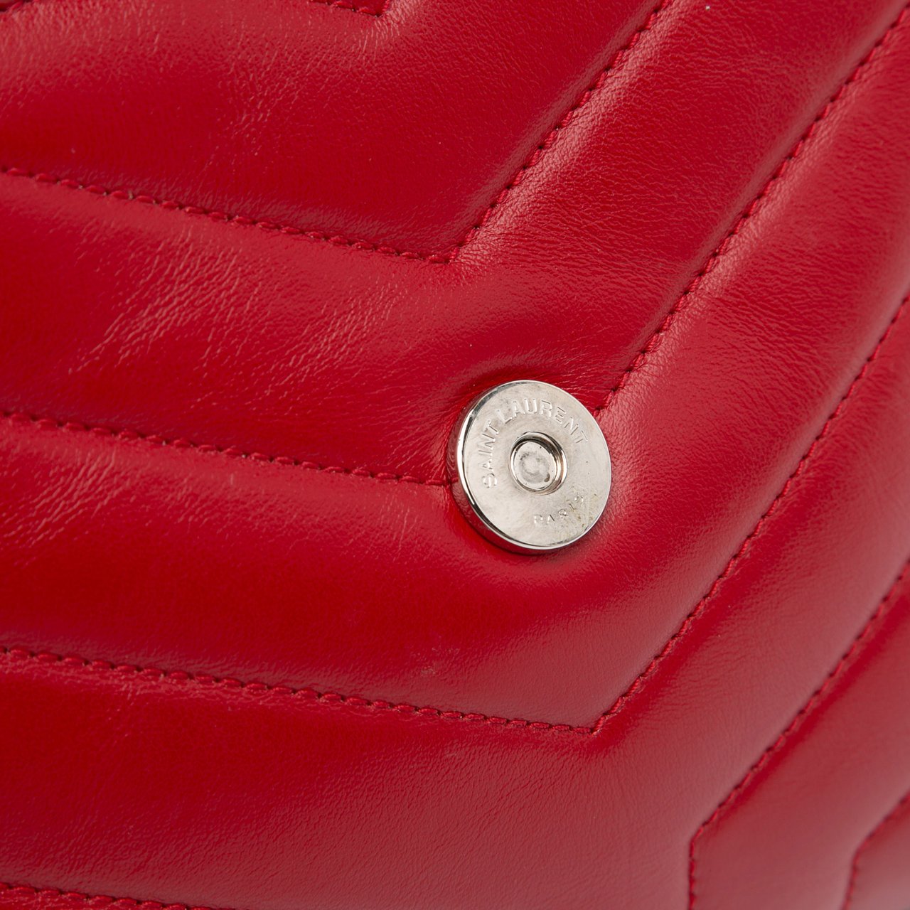 Saint Laurent Small Leather Monogram Loulou Crossbody Rood