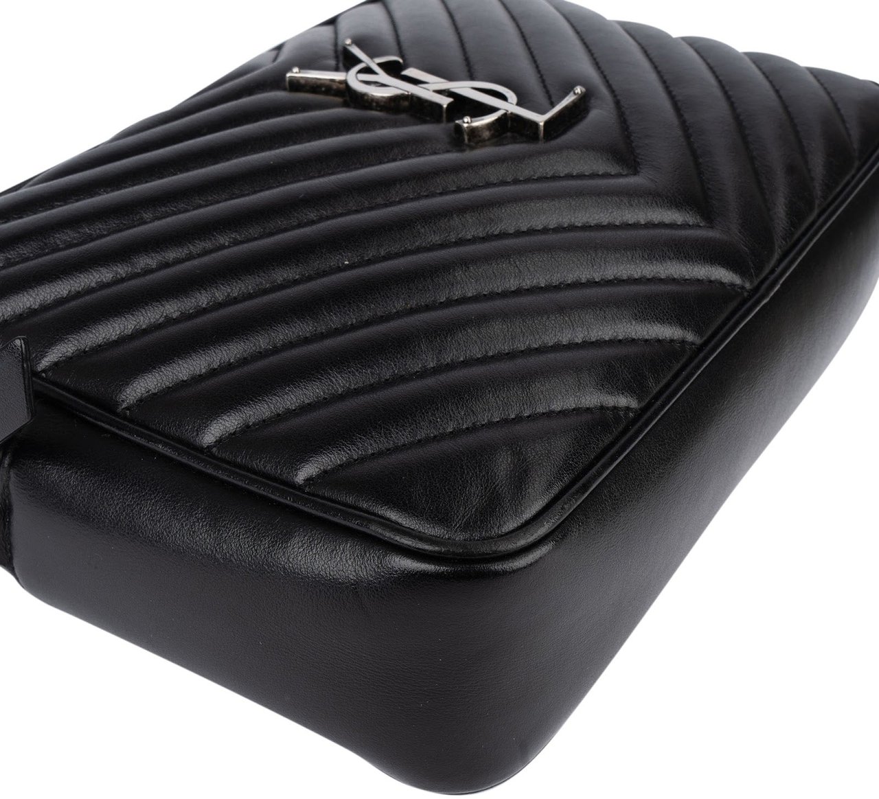 Saint Laurent Saint Laurent Quilted Leather Lou Camera Crossbody Bag Zwart