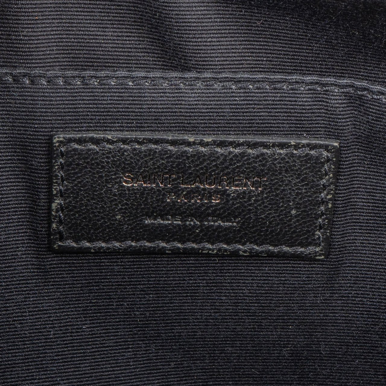 Saint Laurent Saint Laurent Quilted Leather Lou Camera Crossbody Bag Zwart