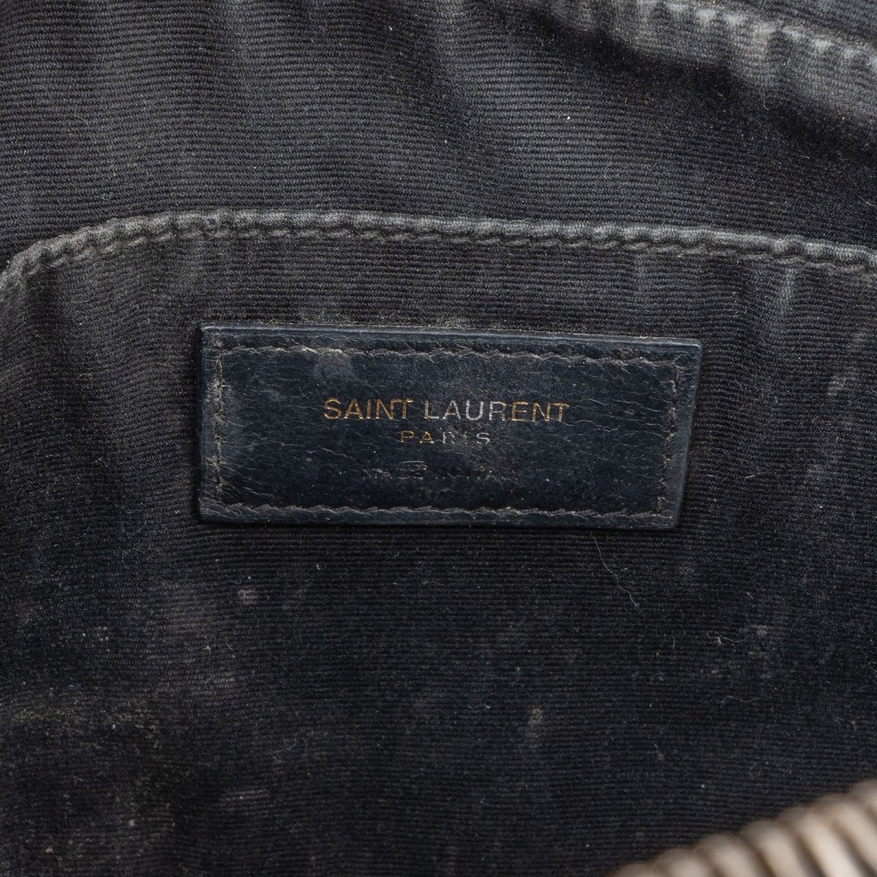 Saint Laurent Saint Laurent Quilted Leather Lou Camera Crossbody Bag Zwart