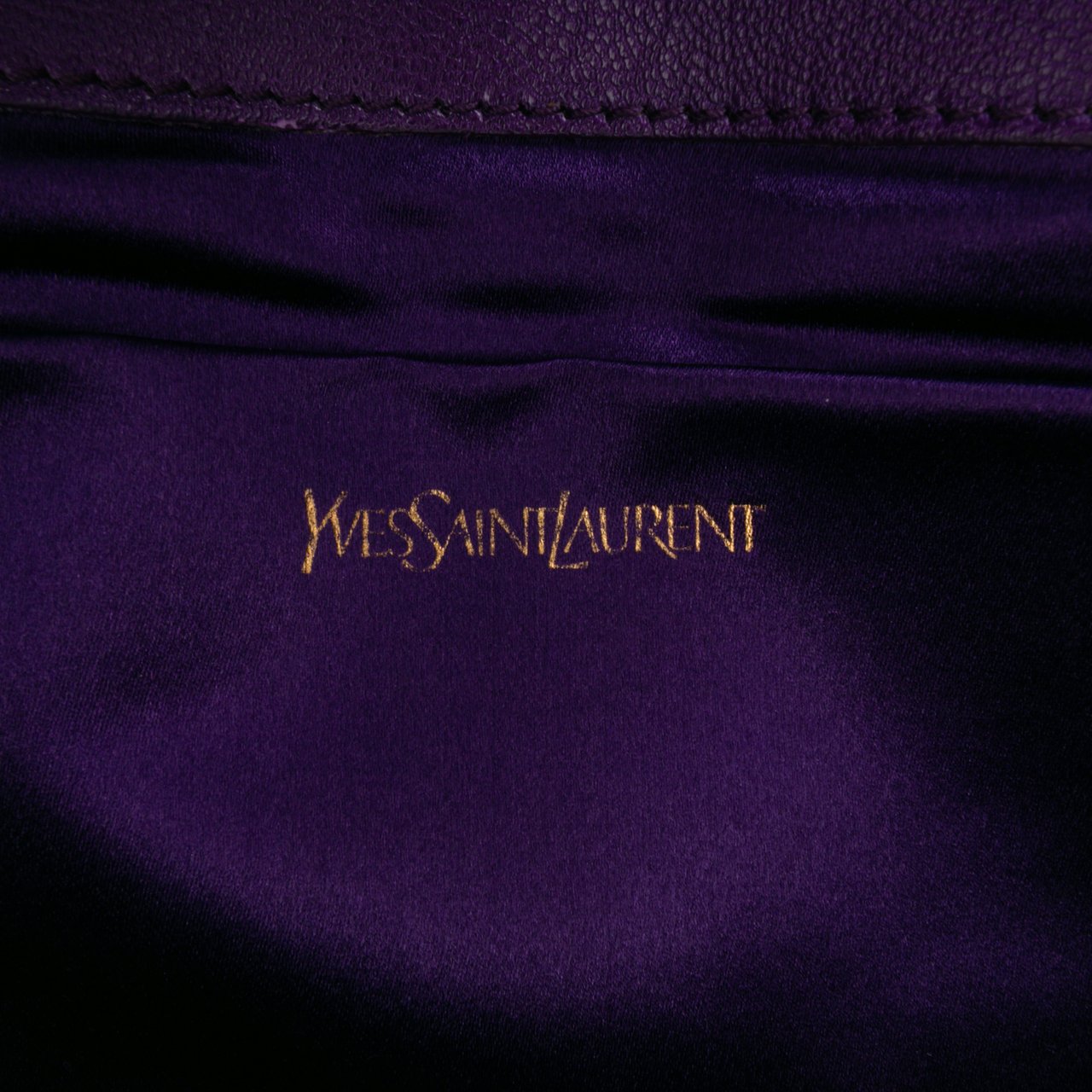 Saint Laurent Large Leather Belle de Jour Clutch Paars