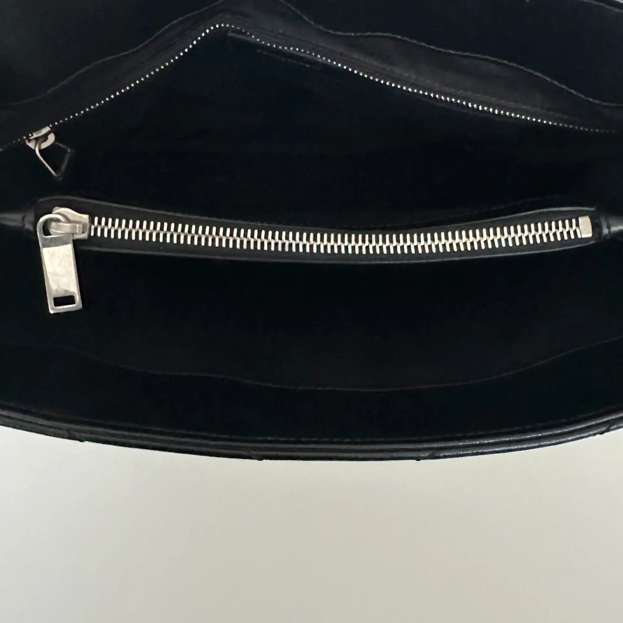 Saint Laurent Saint Laurent YSL LouLou Medium Leder schwarz silberne Hardware / sehr gut Zwart