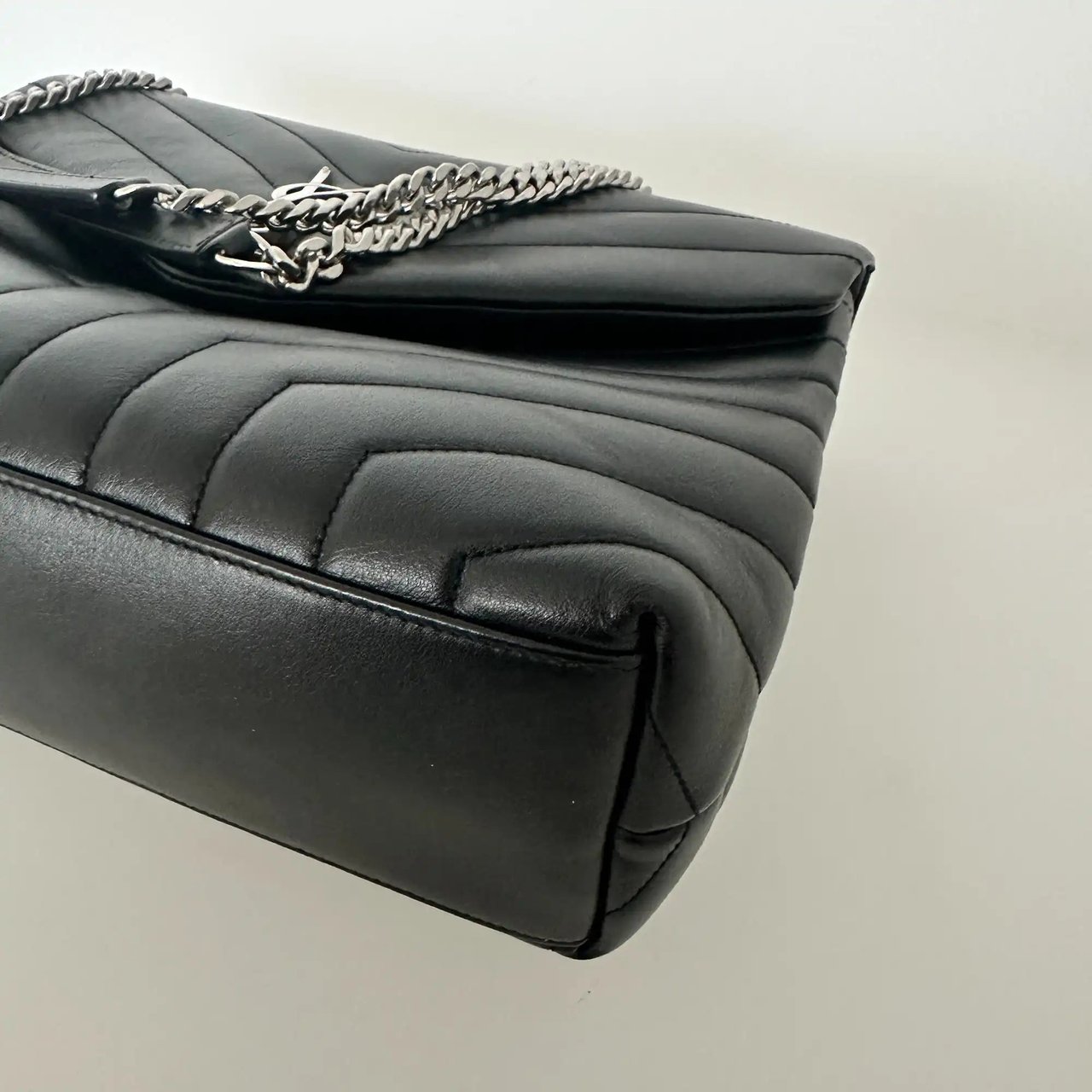 Saint Laurent Saint Laurent YSL LouLou Medium Leder schwarz silberne Hardware / sehr gut Zwart