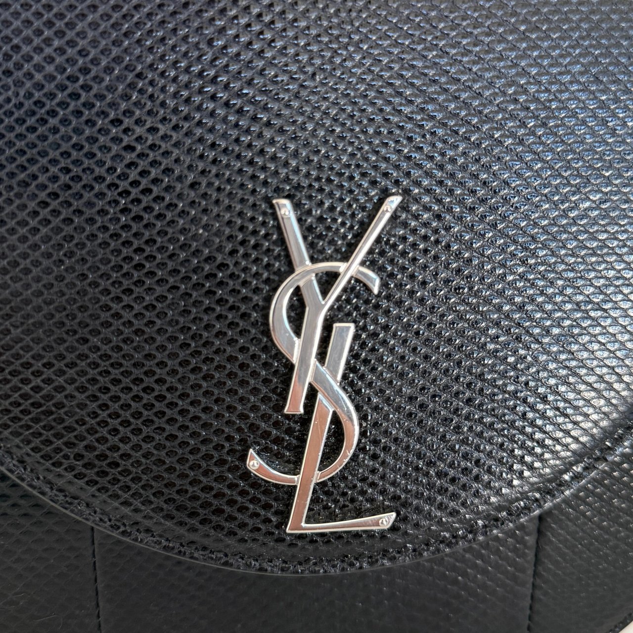 Saint Laurent Saint Laurent Demi Lune Minaudiere Black / very good Zwart