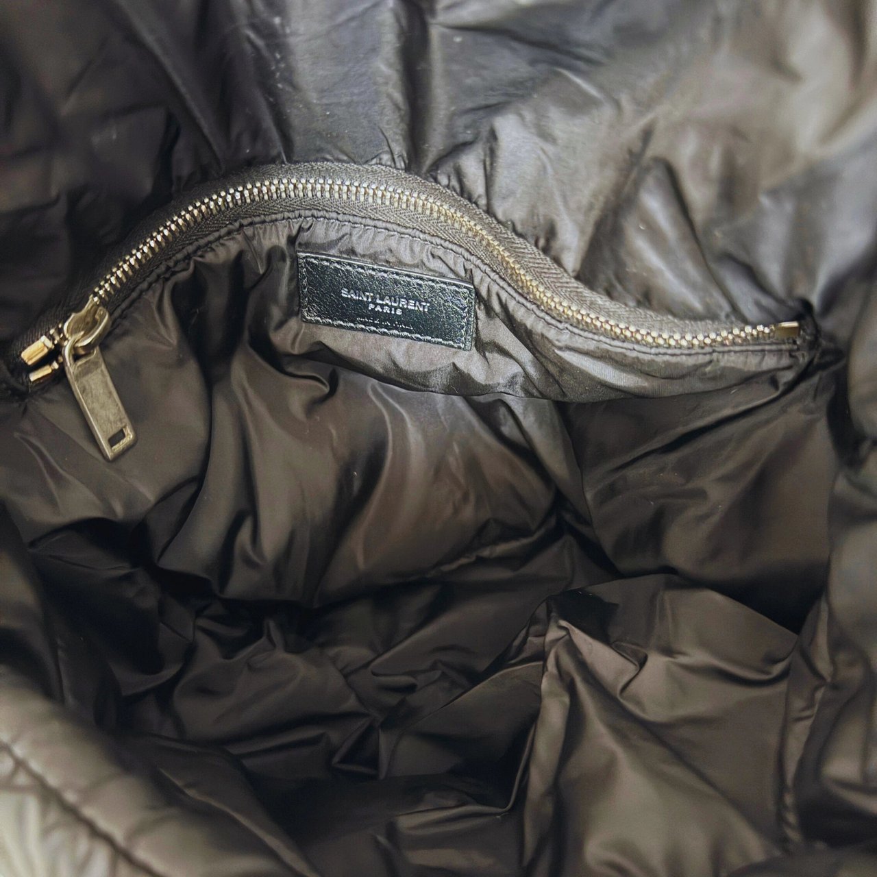 Saint Laurent Saint Laurent LouLou Puffer Bag Medium Econyl All Black / sehr gut Zwart