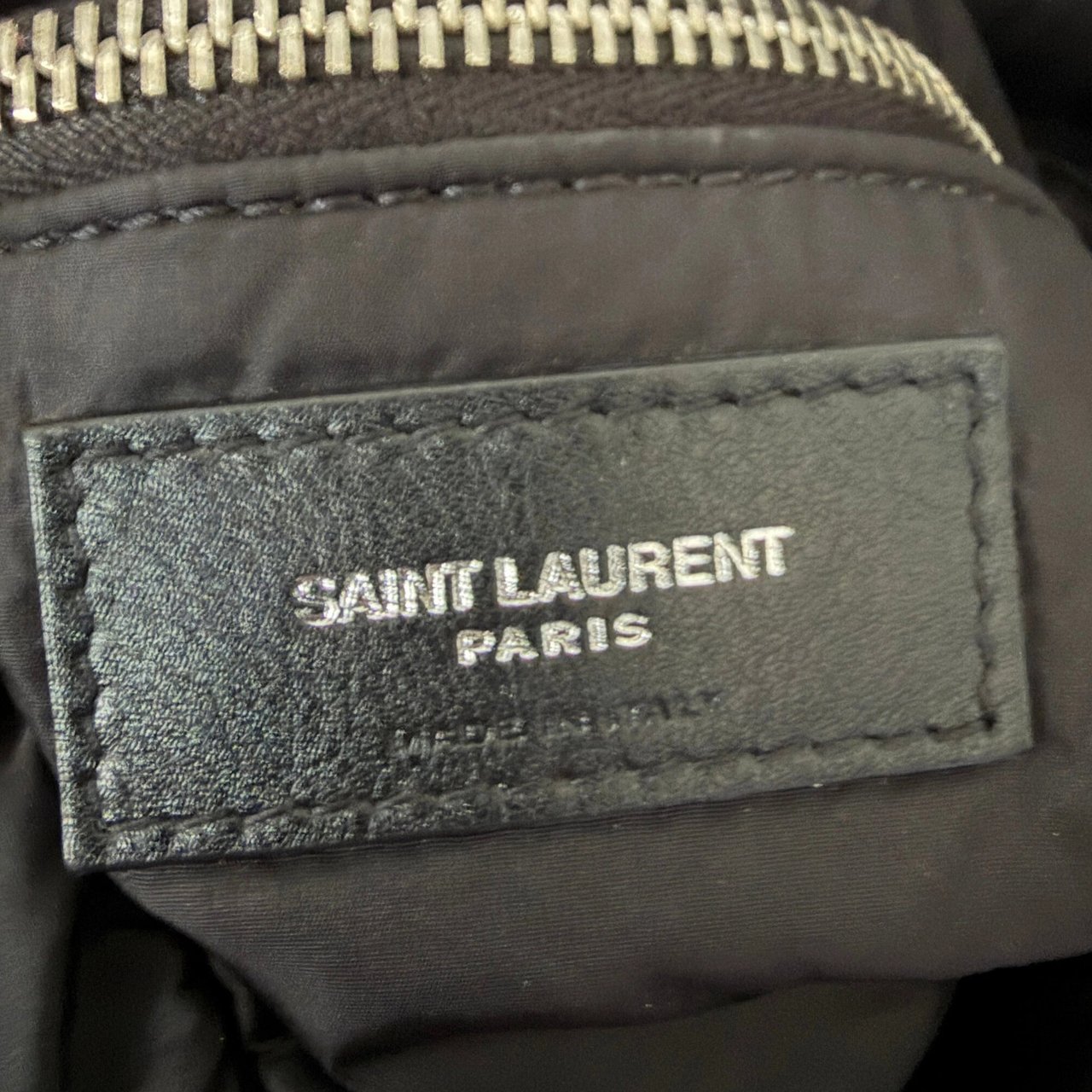 Saint Laurent Saint Laurent LouLou Puffer Bag Medium Econyl All Black / sehr gut Zwart