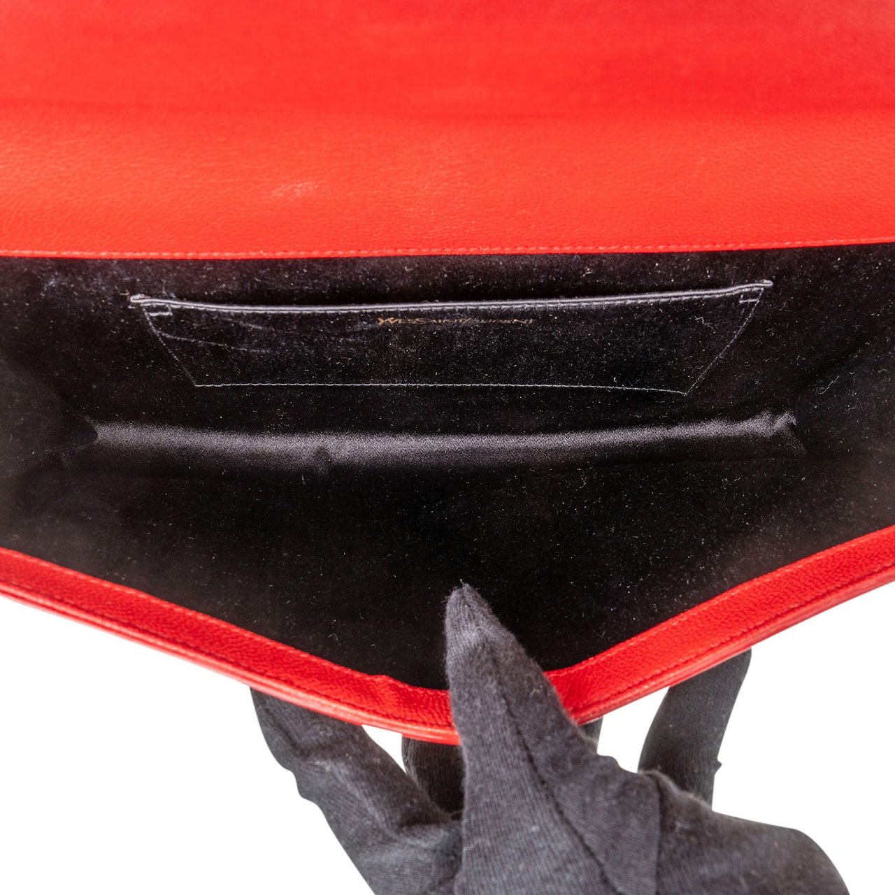 Saint Laurent Grain de Poudre Leather Cassandre Clutch Rood