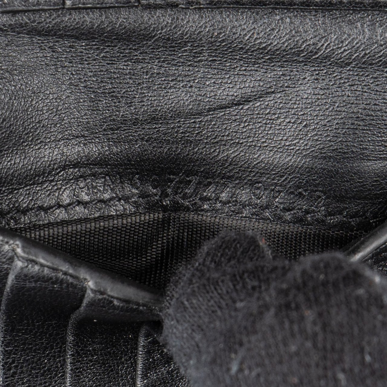 Saint Laurent Saint Laurent Croc-Embossed Leather East West Bifold Wallet Zwart