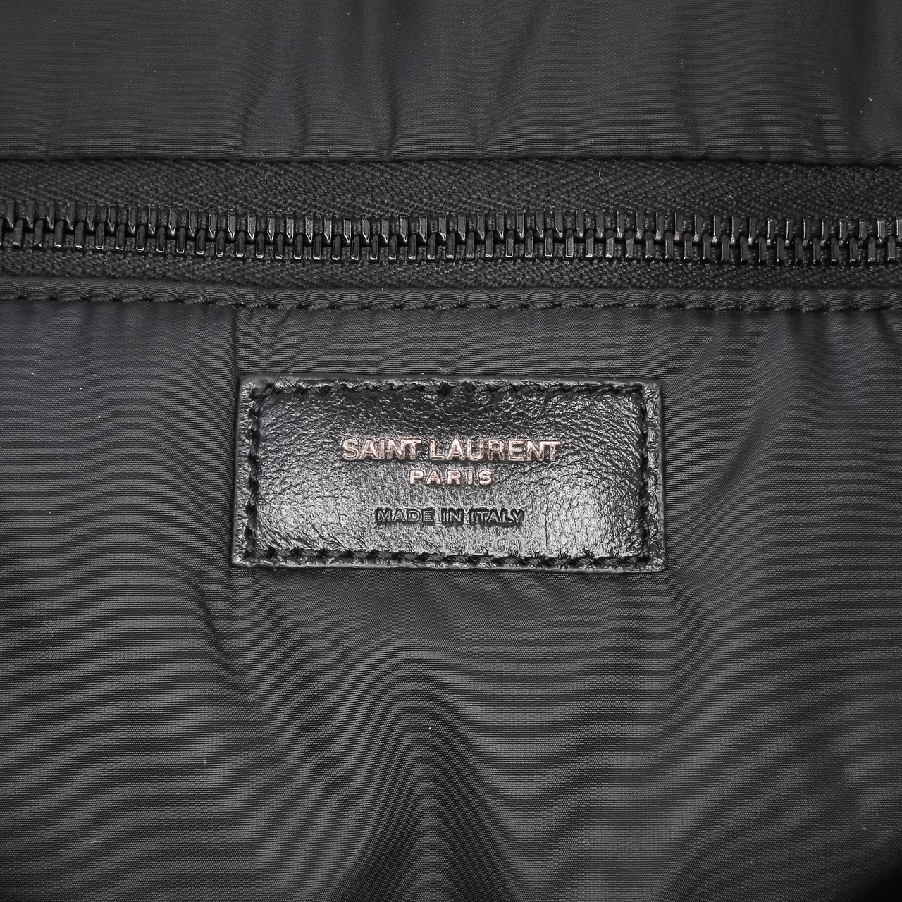 Saint Laurent Nylon Puffer Tote Zwart