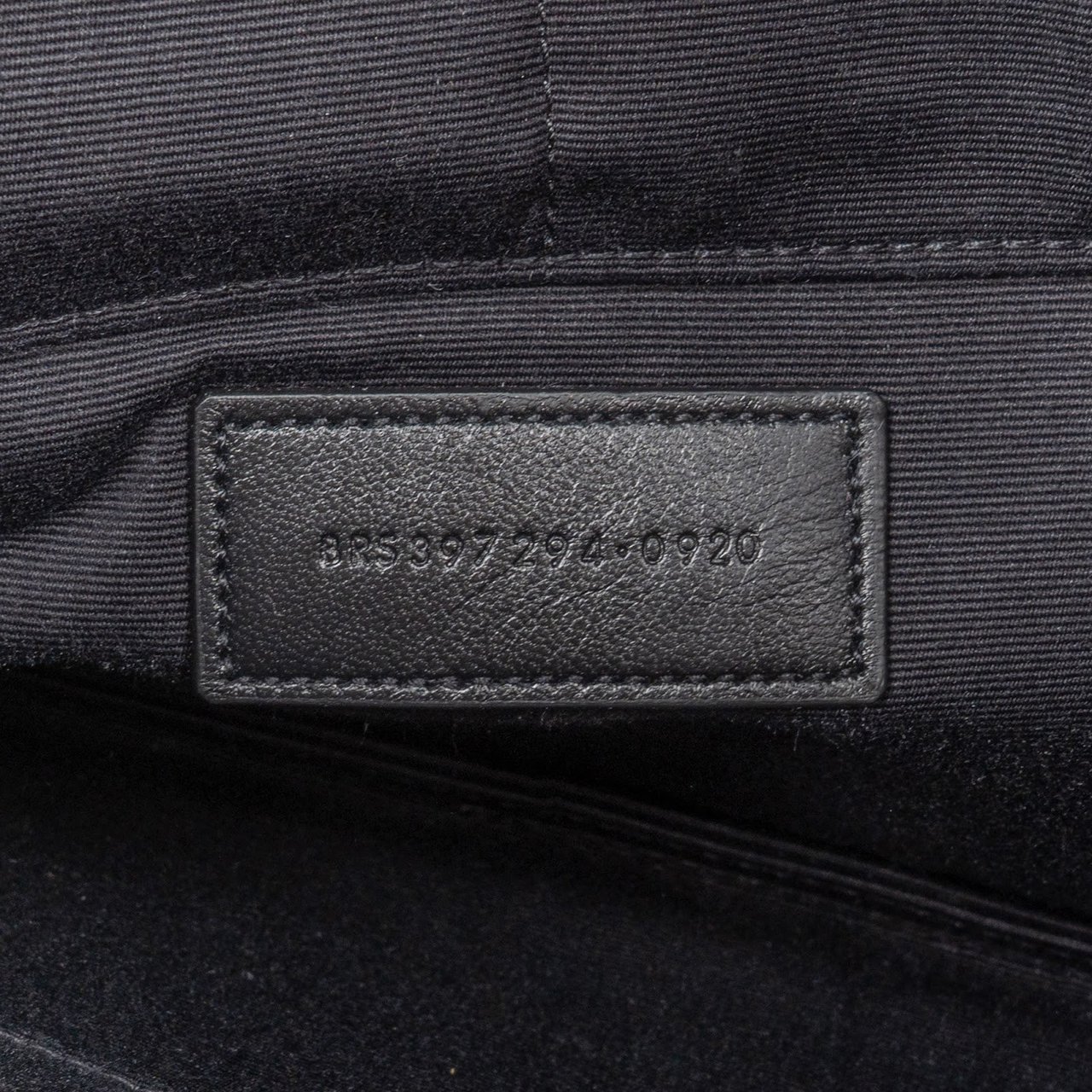 Saint Laurent Grained Leather Leather Clutch Zwart