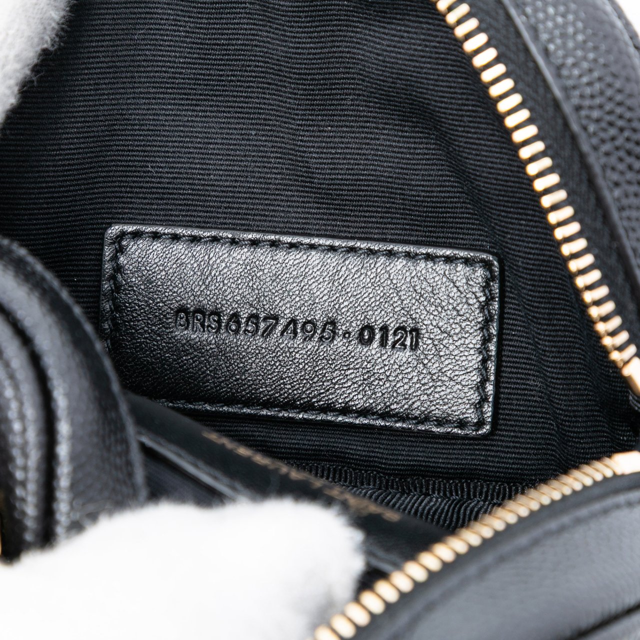 Saint Laurent Baby Matelasse Grain De Poudre Monogram Lou Camera Bag Zwart