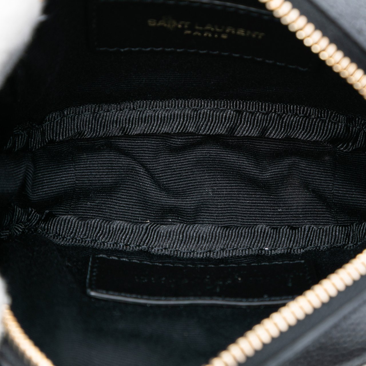 Saint Laurent Baby Matelasse Grain De Poudre Monogram Lou Camera Bag Zwart