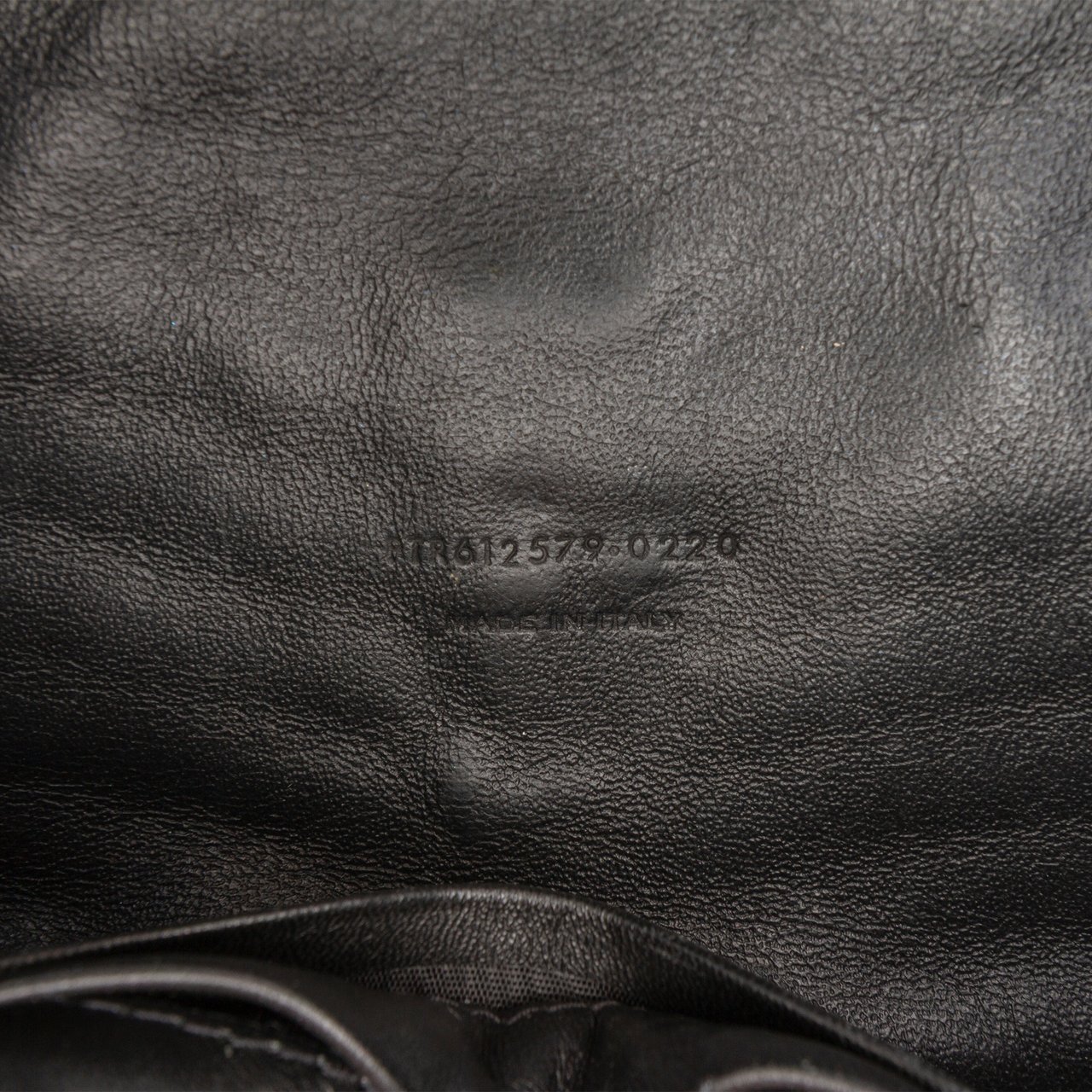 Saint Laurent Mini Grain de Poudre Monogram Monochrome Lou Camera Bag Zwart