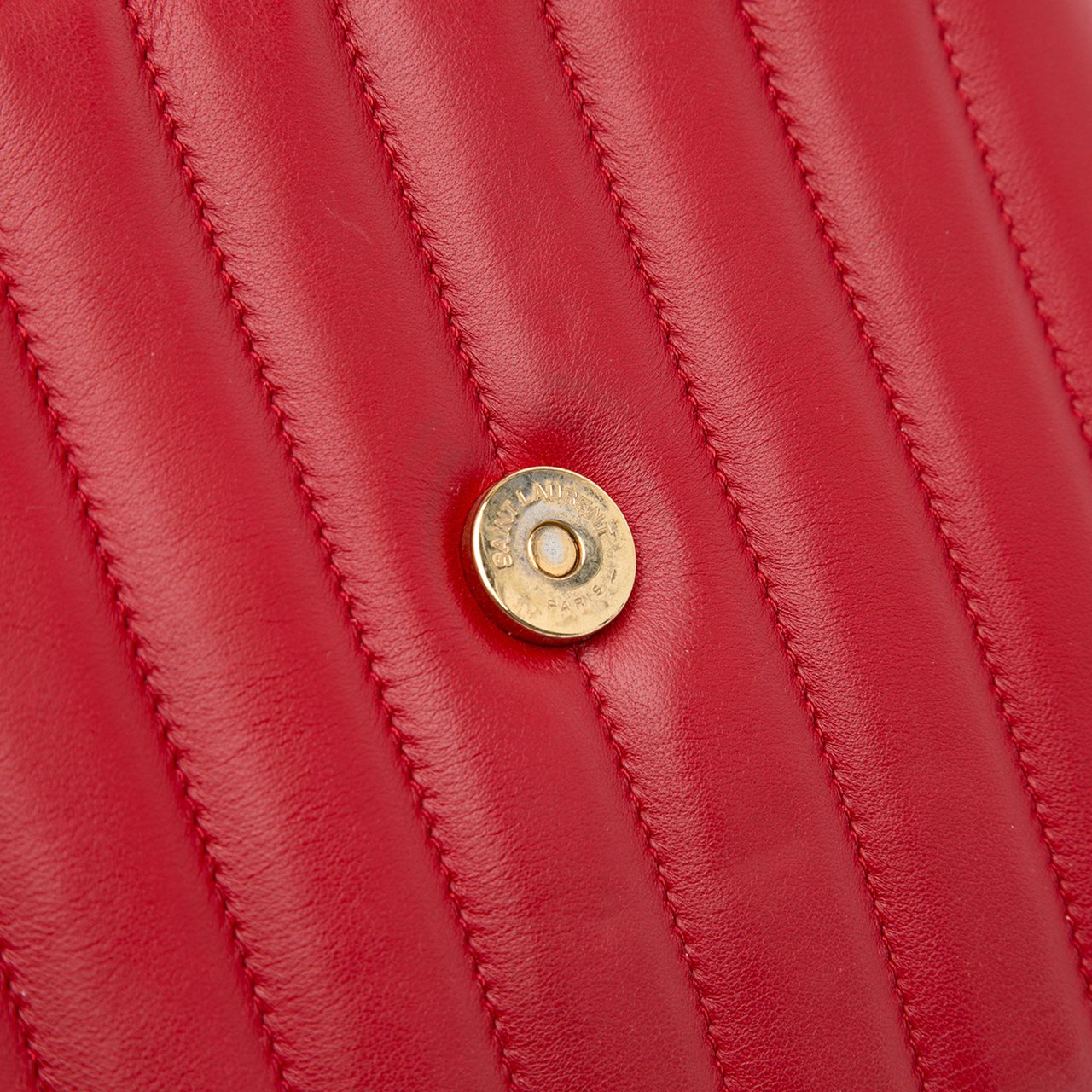 Saint Laurent Medium Lambskin Monogram Vicky Chain Bag Rood