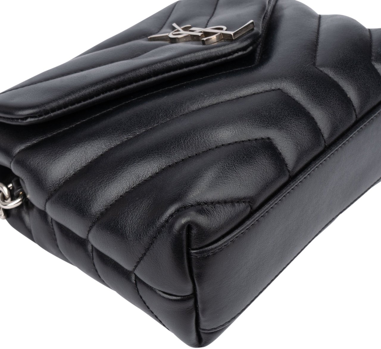 Saint Laurent Saint Laurent Quilted Leather Lou Lou Crossbody Bag Zwart