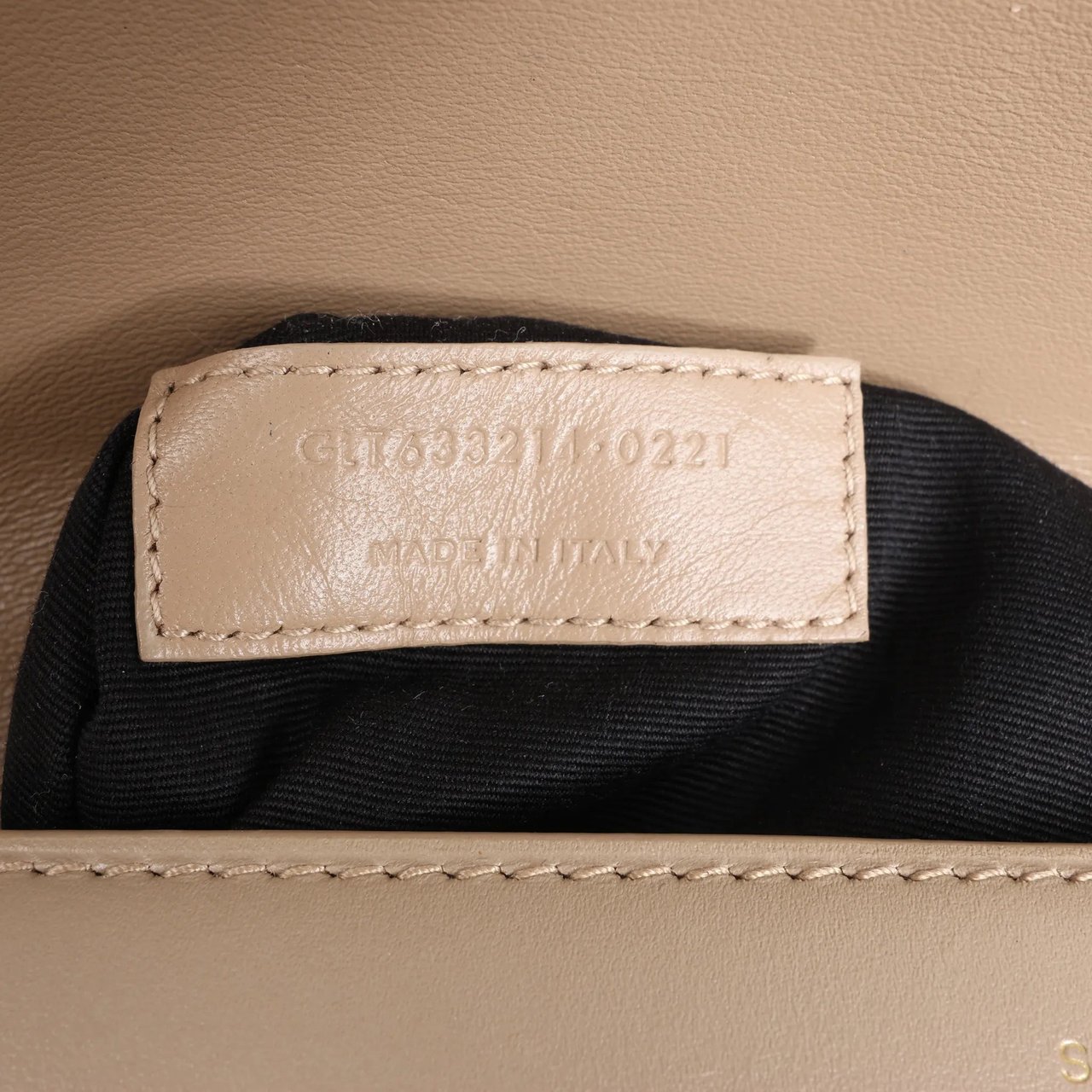 Saint Laurent Saint Laurent Paris Carre Leather Shoulder bag in Beige 633214 Beige