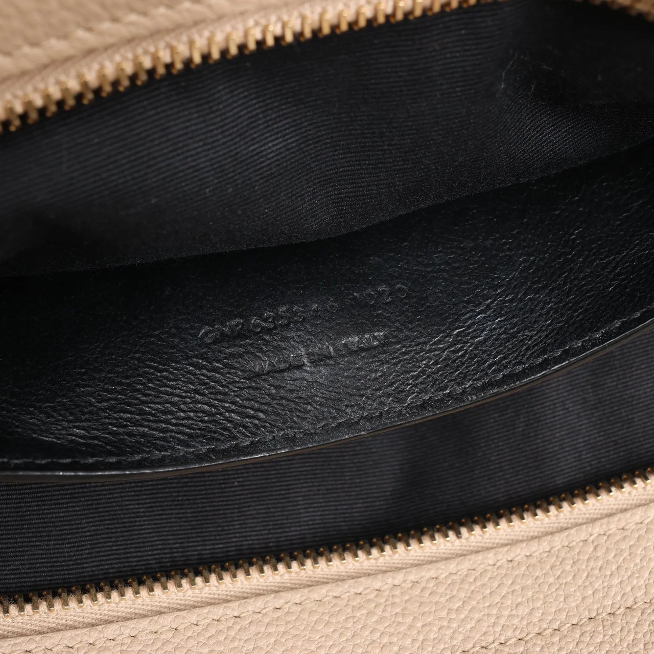 Saint Laurent Saint Laurent Paris Downtown Cabas Leather & Suede 2Way Handbag in Beige 635346 Roze