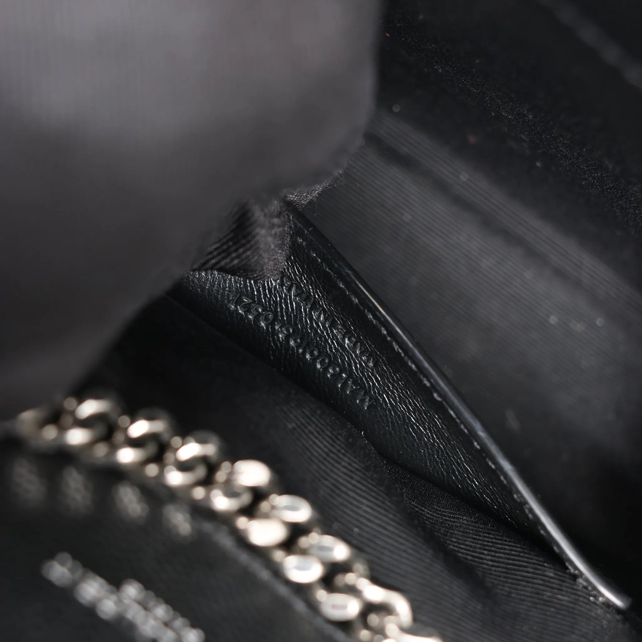 Saint Laurent Saint Laurent Paris Envelope Small Crossbody Bag in Back Zwart