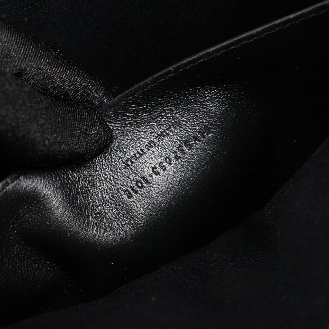 Saint Laurent Saint Laurent Paris Uptown Leather Handbag in Gray 557653 Grijs