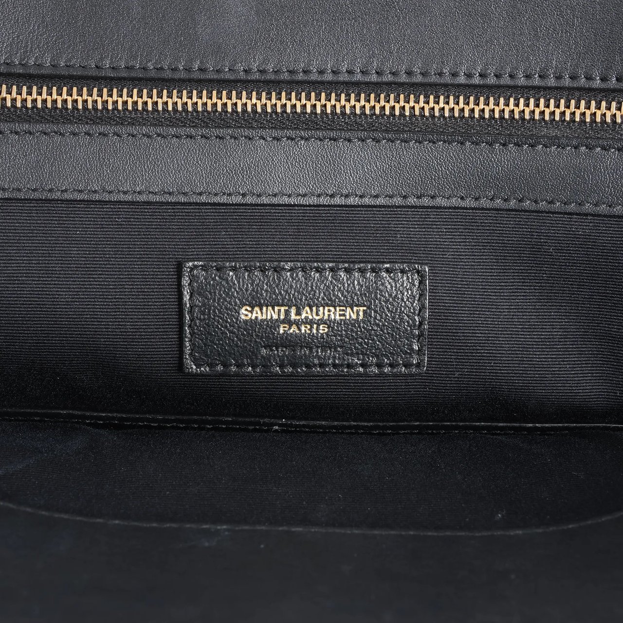 Saint Laurent Paris Manhattan Leather Shoulder bag in Black 553745 Zwart