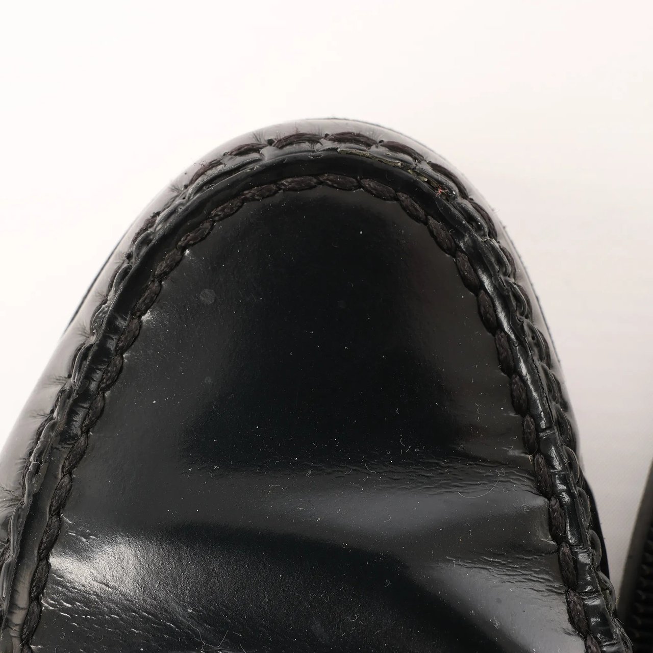 Saint Laurent Saint Laurent Paris YSL Monogram Le Loafer Leather in Black, Size 40 EU Zwart