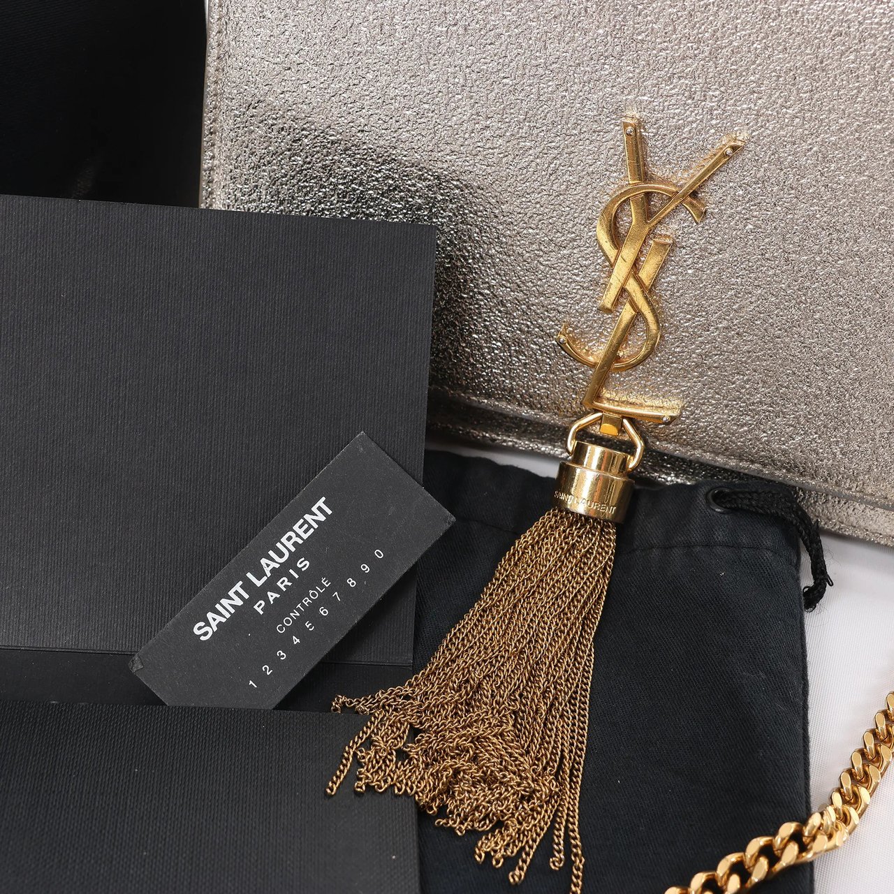 Saint Laurent Paris Kate Small Tassel Crossbody Bag in Silver Glitter Zilver