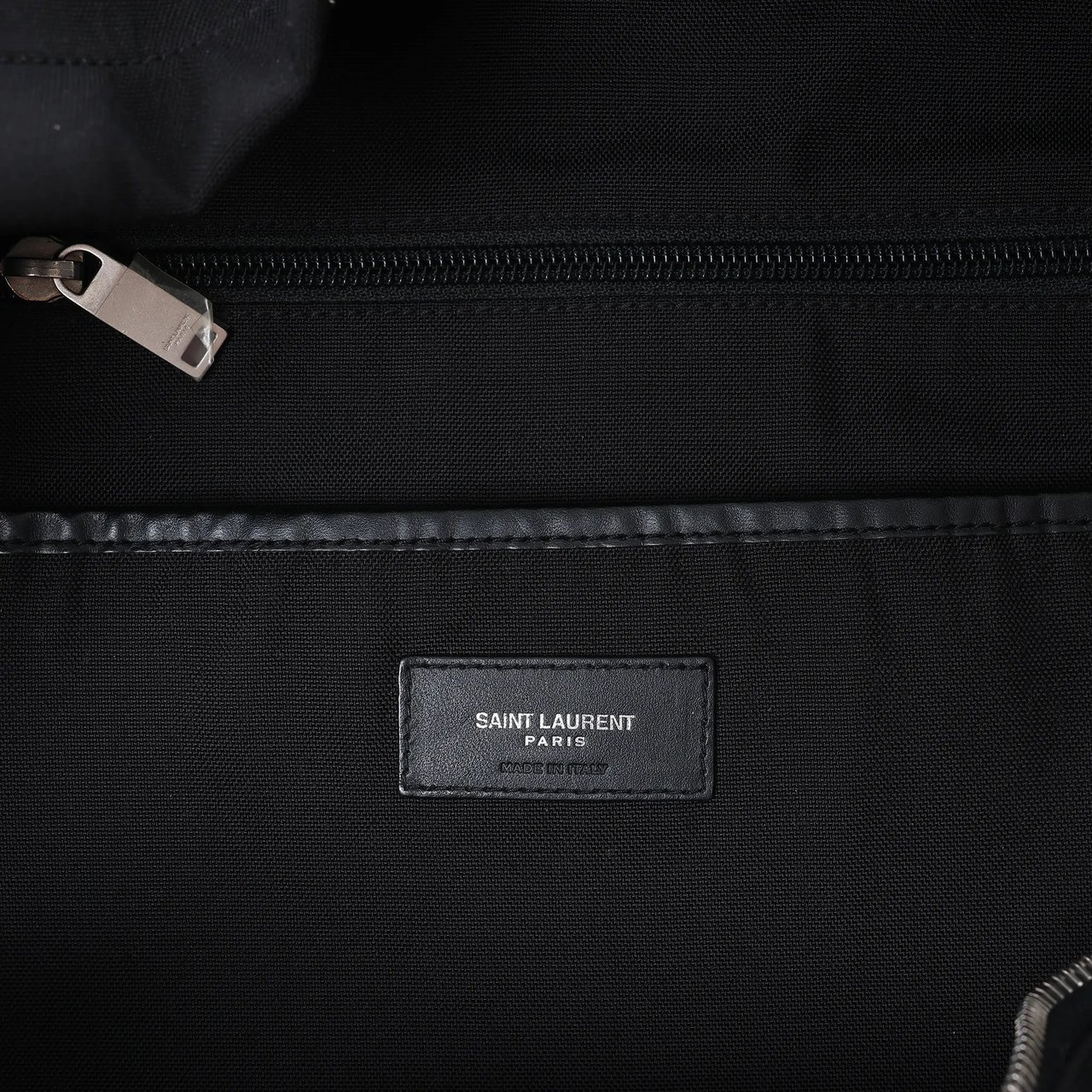 Saint Laurent Paris City Canvas & Leather Backpack in Black × Silver 534968 Zilver