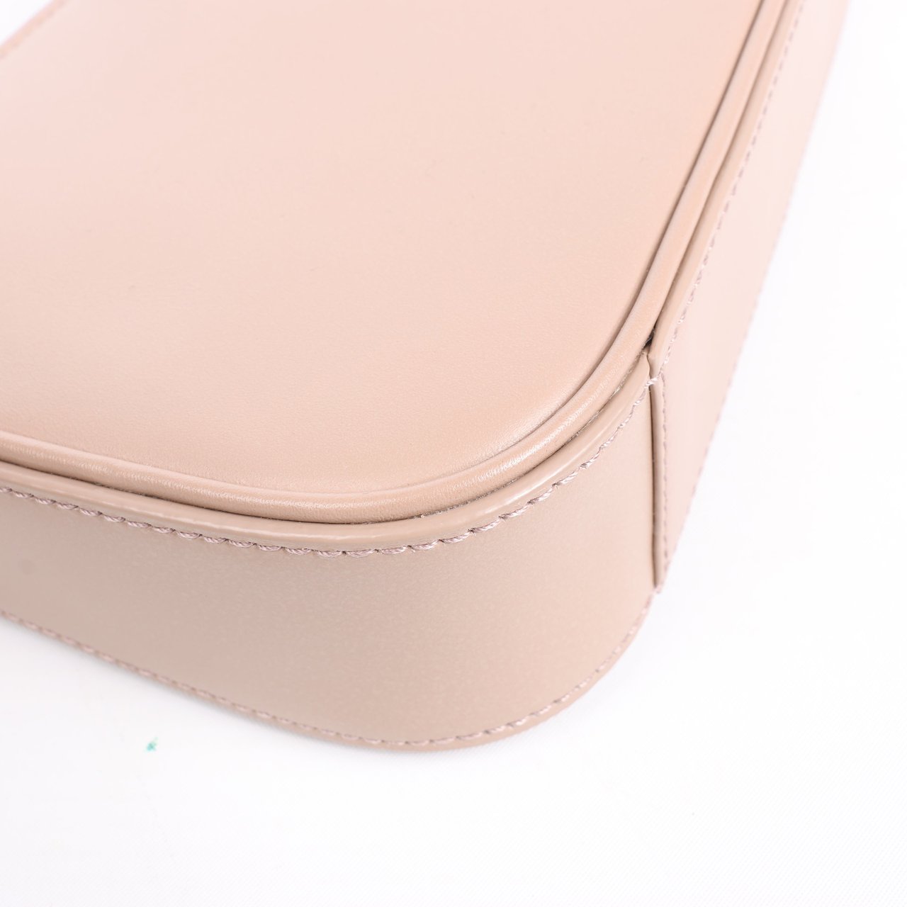 Saint Laurent Le 5 à 7 Mini Hobo bag in Pink Roze