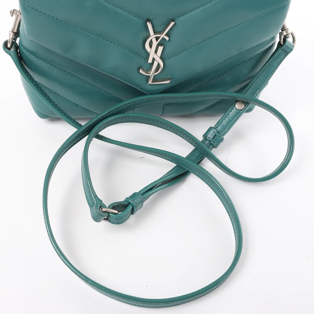 Saint Laurent Paris Loulou Puffer Leather Chain Crossbody Bag in Green 467072 Groen