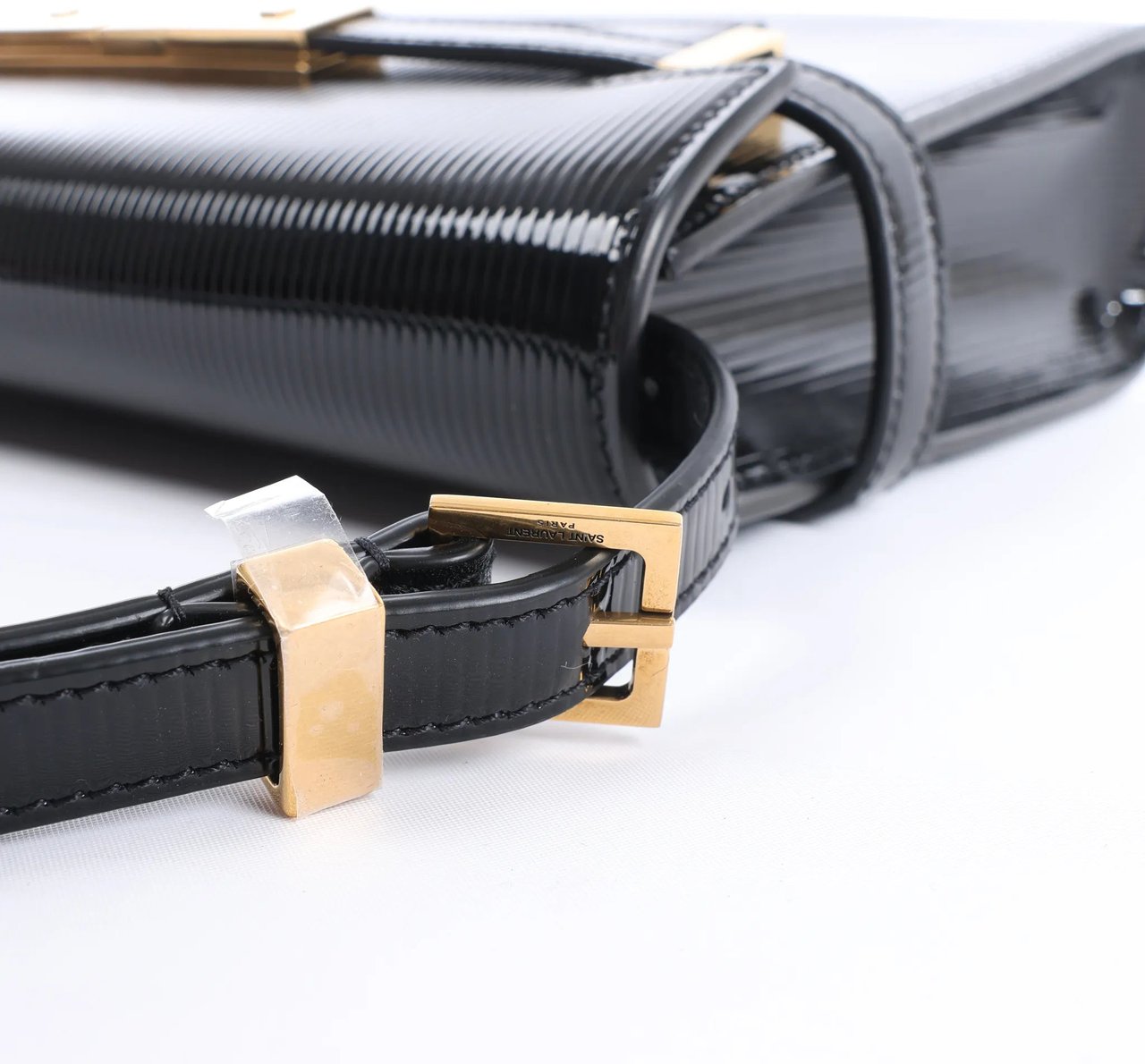Saint Laurent Paris Manhattan Patent Leather Shoulder bag in Black 675626 Zwart