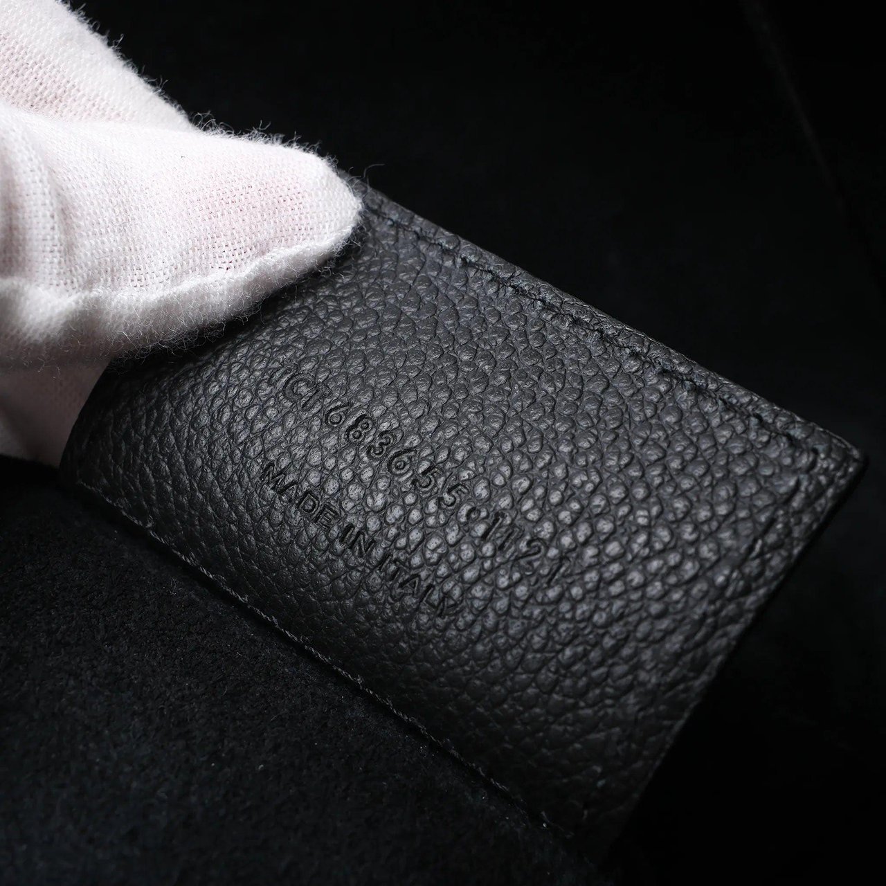 Saint Laurent Paris Shopping Leather Shoulder Bag in Black 683655 Zwart
