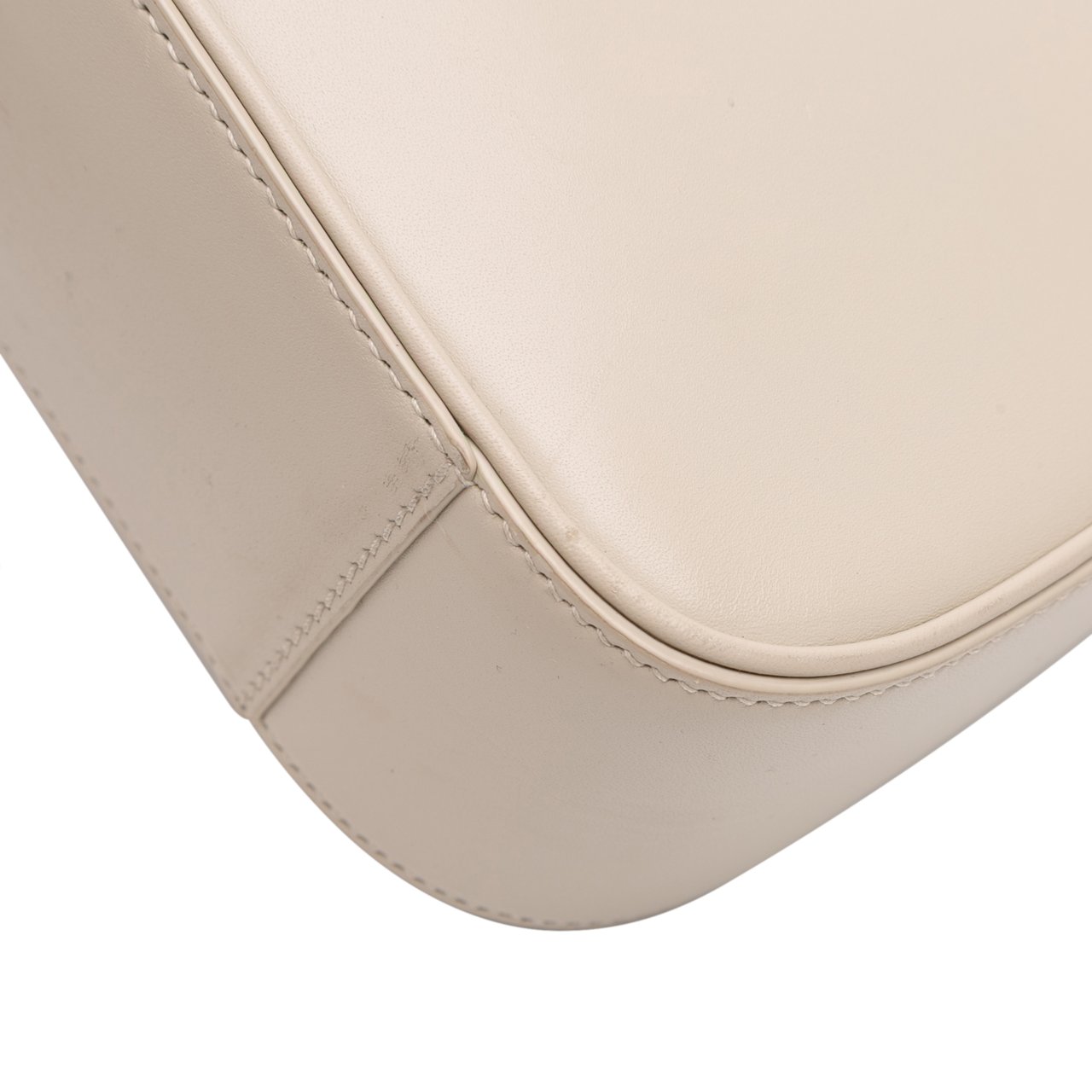 Saint Laurent Smooth Leather Le 5 a 7 Hobo Wit