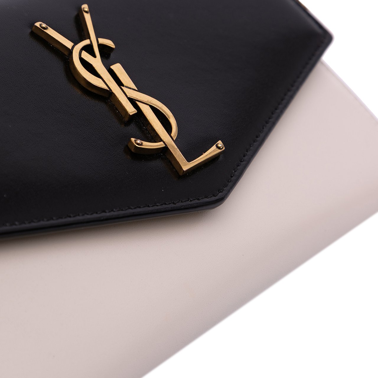 Saint Laurent Bicolor Calfskin Uptown Chain Wallet Zwart