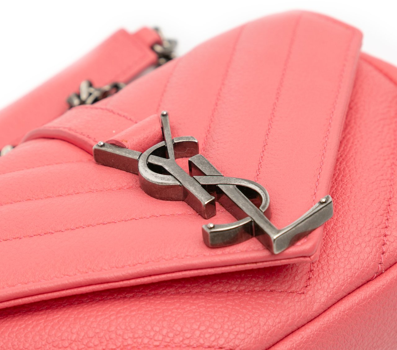 Saint Laurent Baby Grained Calfskin Chevron Classic Monogram Chain Bag Roze