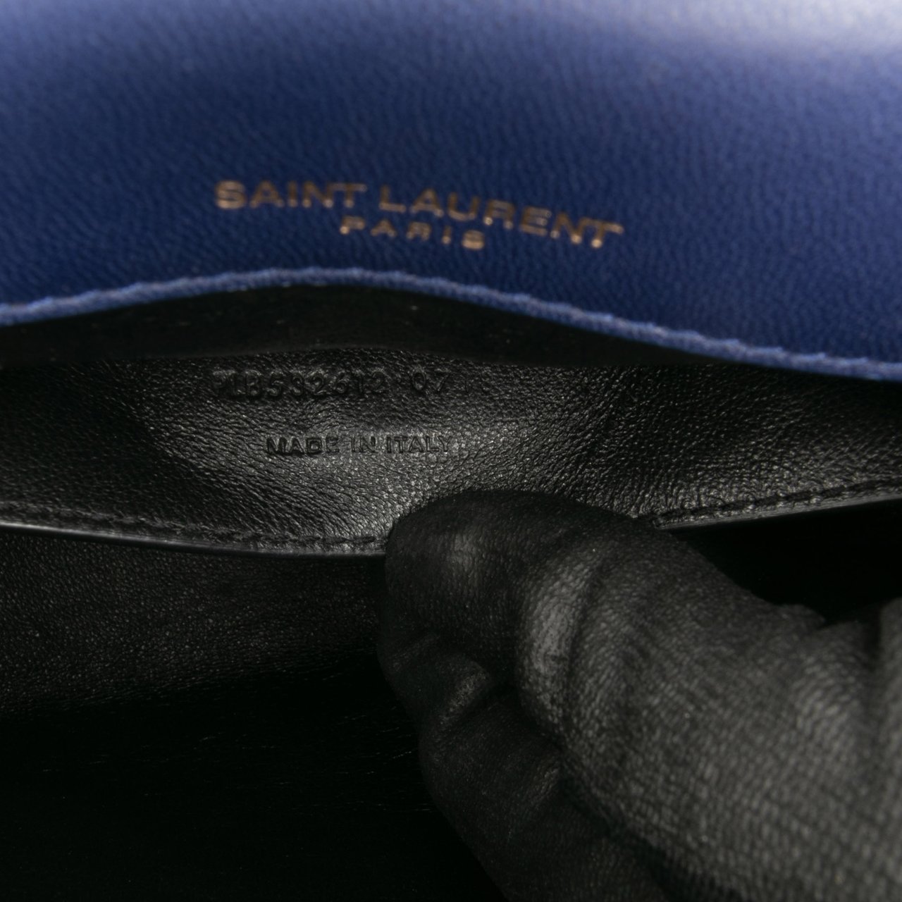 Saint Laurent Medium Lambskin Monogram Vicky Chain Bag Blauw