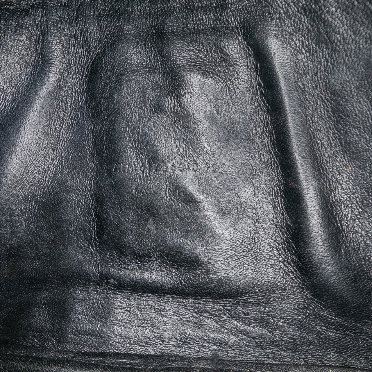 Saint Laurent Mini Croc Embossed Patent Monogram Lou Camera Bag Zwart