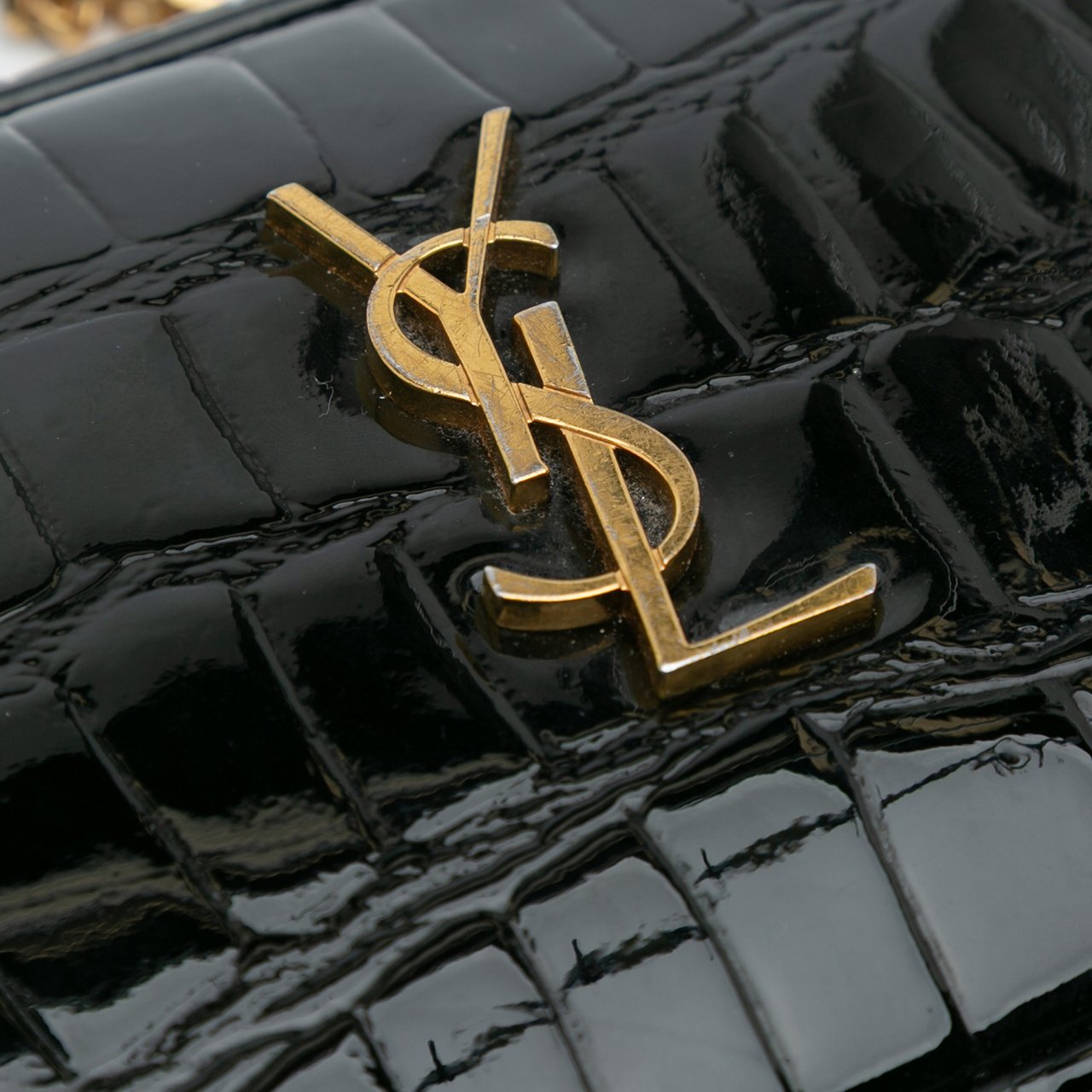 Saint Laurent Mini Croc Embossed Patent Monogram Lou Camera Bag Zwart