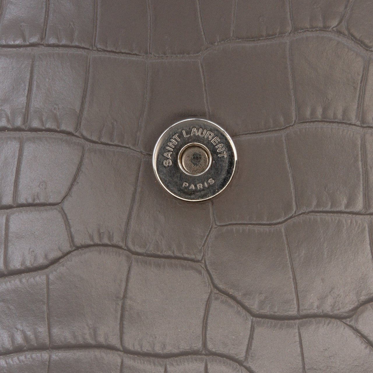 Saint Laurent Croc Embossed Leather Monogram Sunset Chain Wallet Grijs