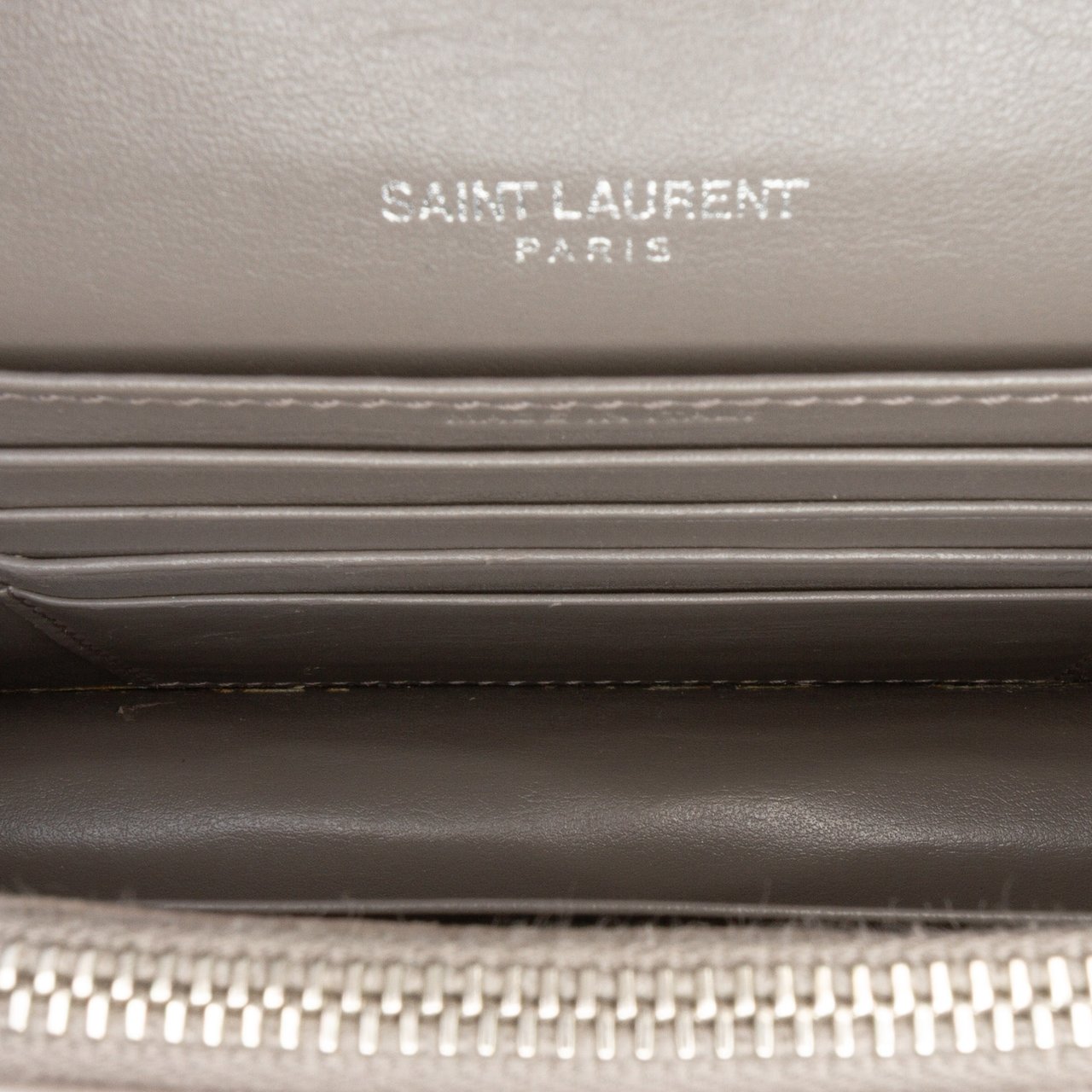 Saint Laurent Croc Embossed Leather Monogram Sunset Chain Wallet Grijs