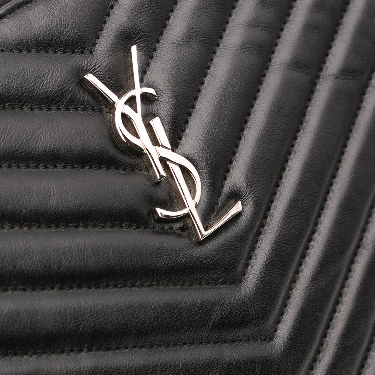 Saint Laurent Calfskin Matelasse Monogram Document Holder Zwart