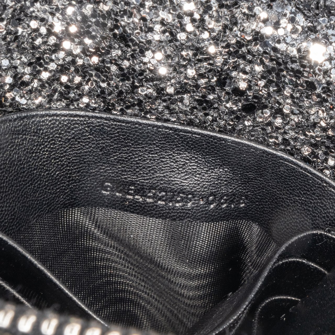 Saint Laurent Metallic Glitter Monogram Kate Tassel Chain Wallet Zwart