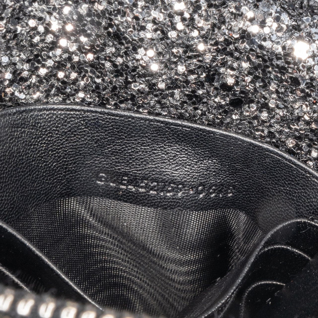 Saint Laurent Metallic Glitter Monogram Kate Tassel Chain Wallet Zwart