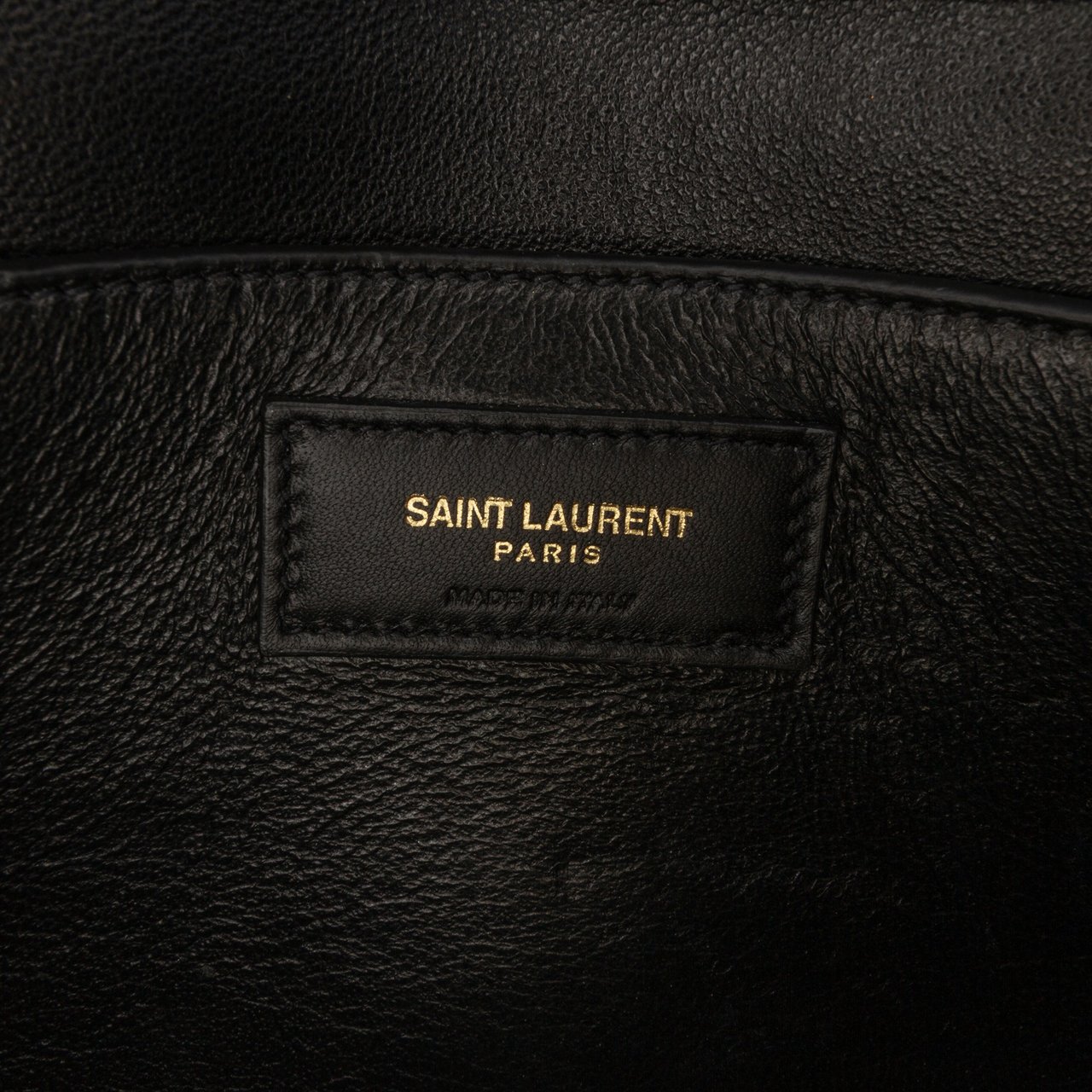Saint Laurent Quilted Calfskin Victoire Chain Crossbody Zwart
