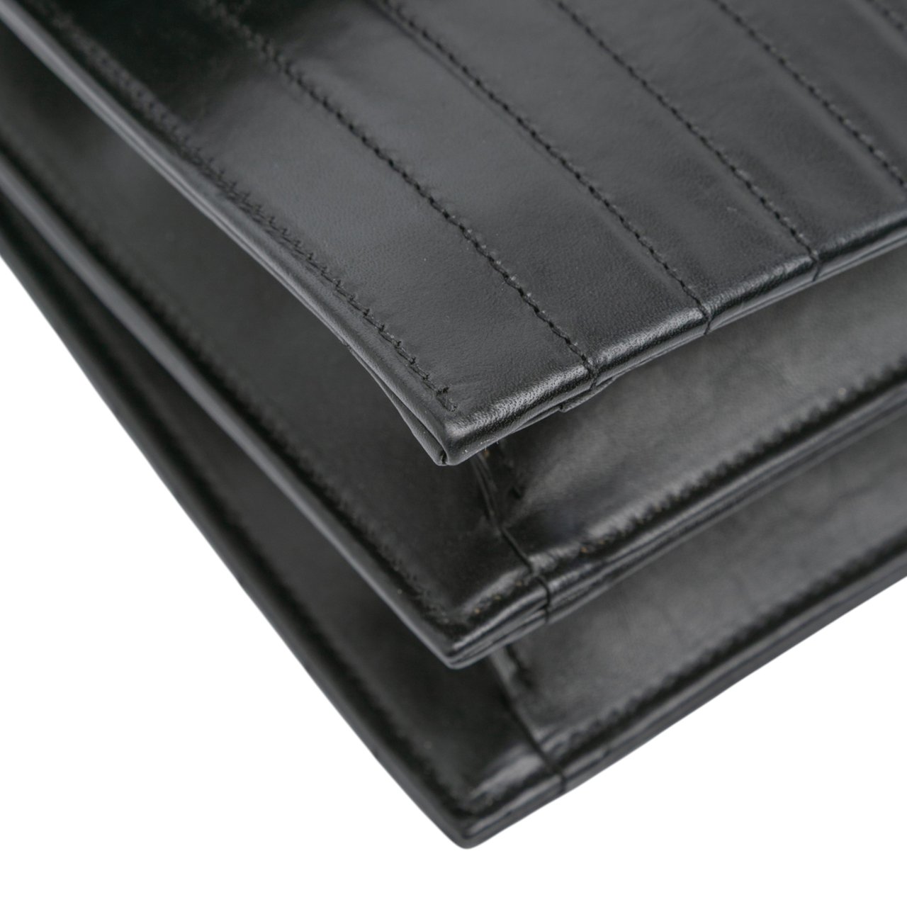 Saint Laurent Quilted Calfskin Victoire Chain Crossbody Zwart