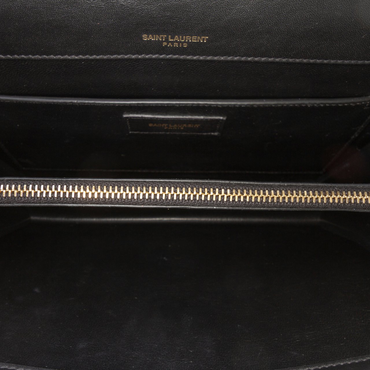 Saint Laurent Quilted Calfskin Victoire Chain Crossbody Zwart