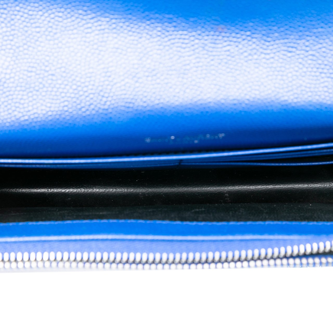 Saint Laurent Grain De Poudre Chevron Monogram Envelope Chain Wallet Blauw